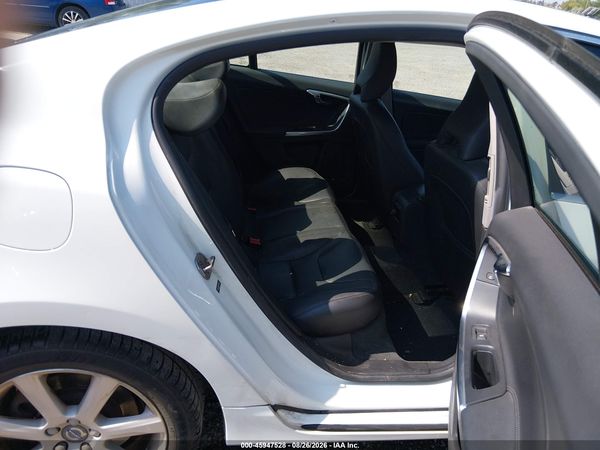 2016 VOLVO S60 T5 PREMIER — I8