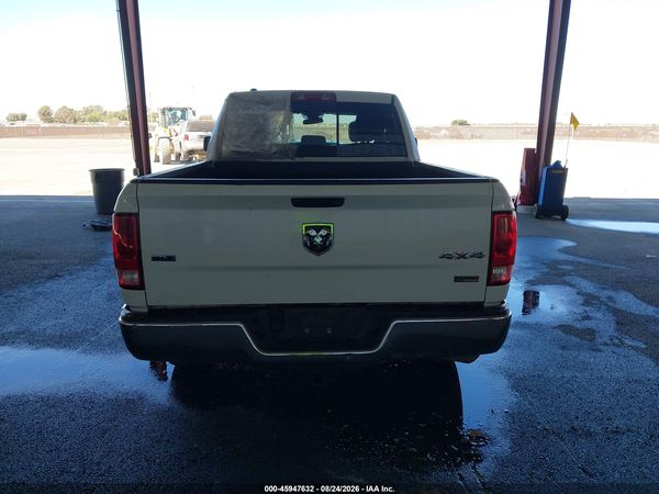 2017 RAM 1500 SLT  4X4 6'4 BOX