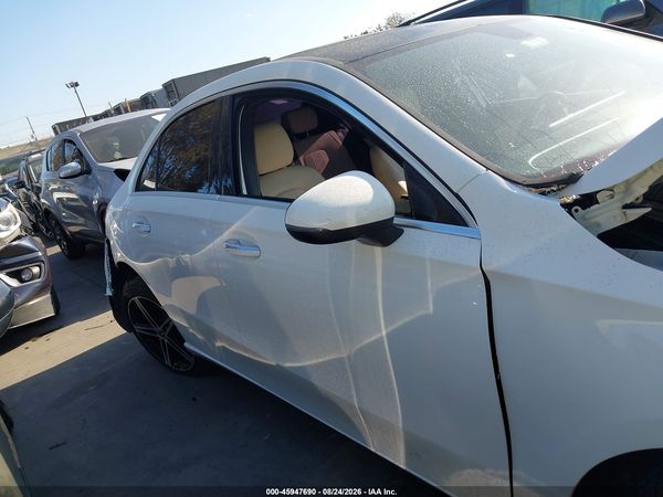 2022 MERCEDES-BENZ A 220 A220