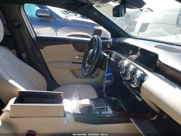 2022 MERCEDES-BENZ A 220 A220