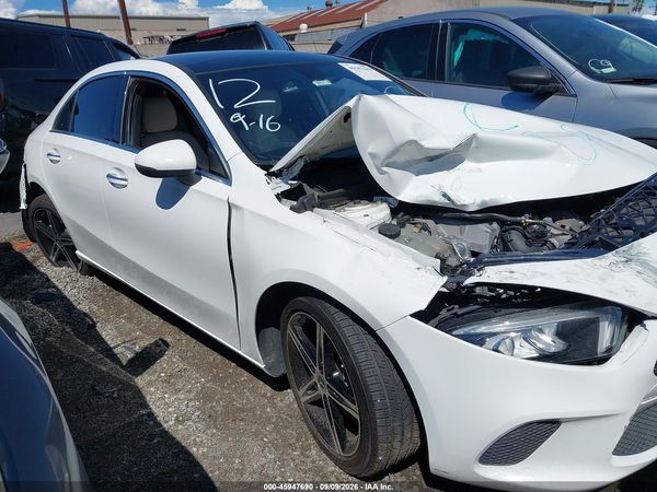2022 MERCEDES-BENZ A 220 A220