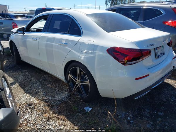 2022 MERCEDES-BENZ A 220 A220