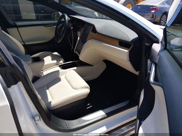2020 TESLA MODEL S — I5