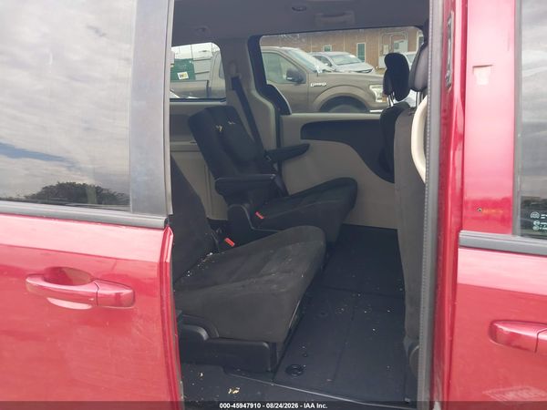 2015 DODGE GRAND CARAVAN SXT — I8