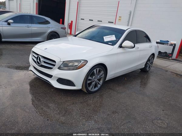 2015 MERCEDES-BENZ C 300 — I2