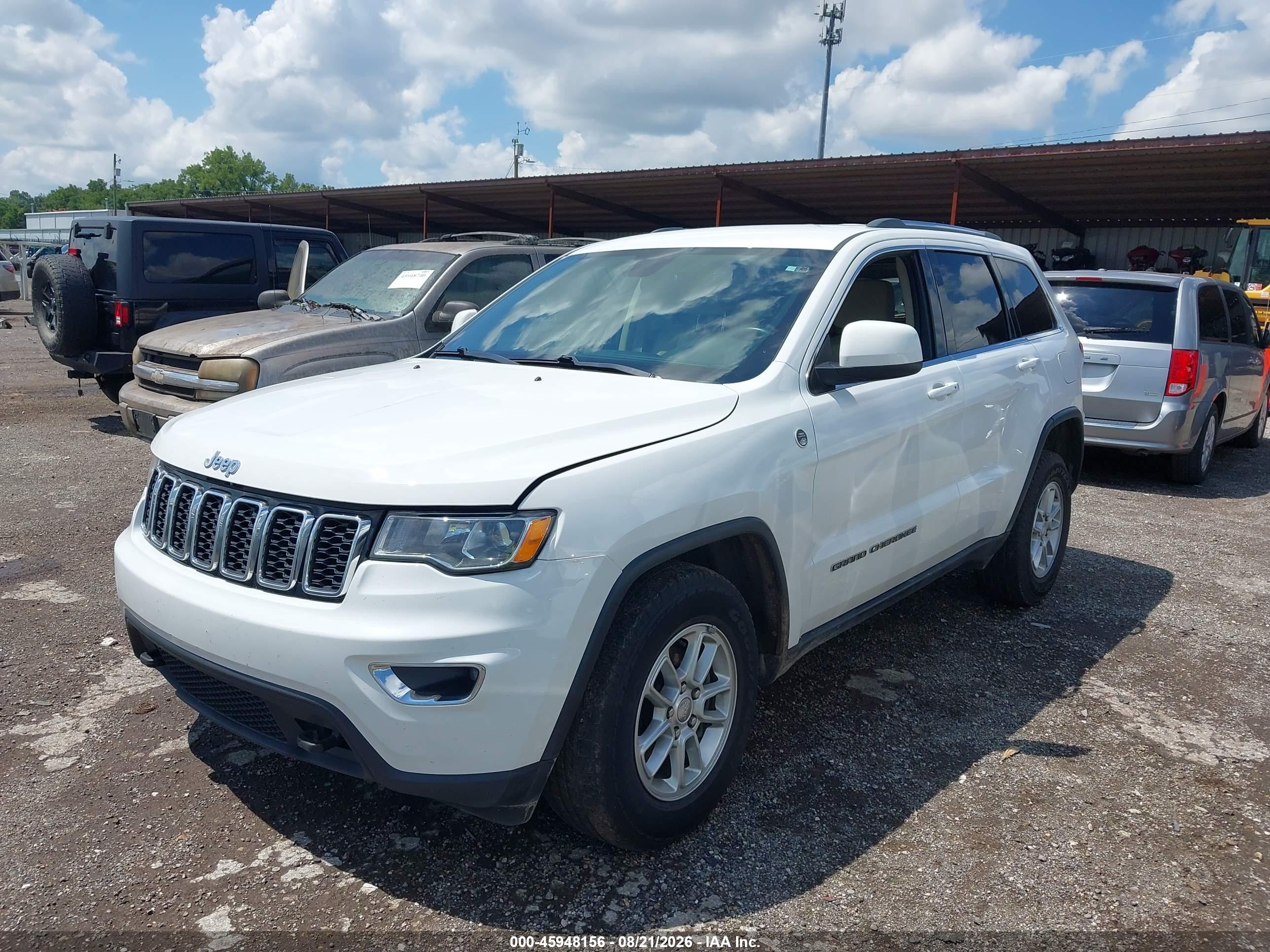 2019 JEEP GRAND CHEROKEE LAREDO E 4X4 — I2