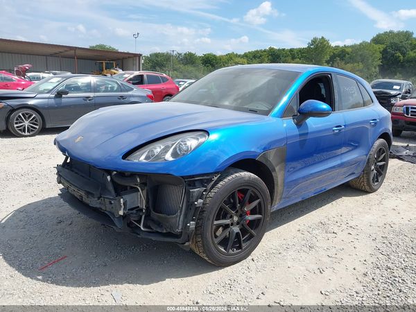 2015 PORSCHE MACAN TURBO — I2