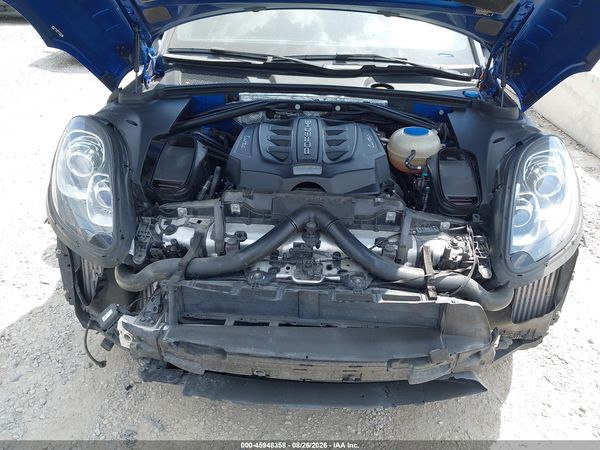 2015 PORSCHE MACAN TURBO — I10