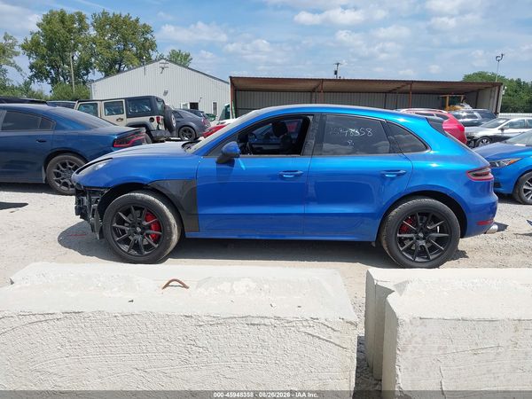 2015 PORSCHE MACAN TURBO — I117