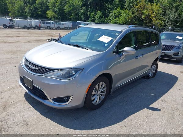 2020 CHRYSLER PACIFICA — I2