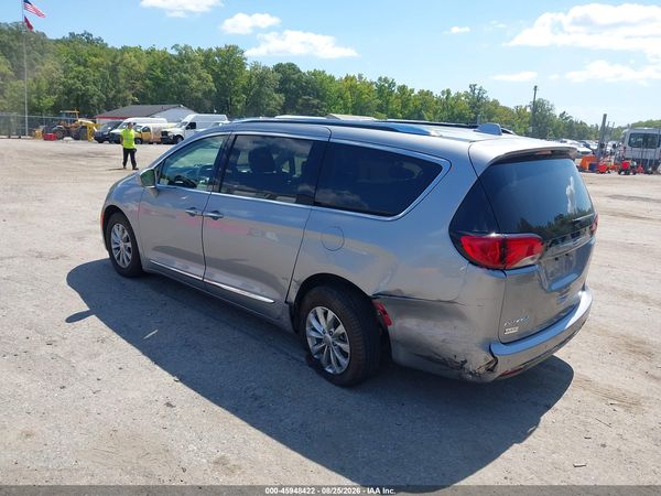 2020 CHRYSLER PACIFICA TOURING L — I3