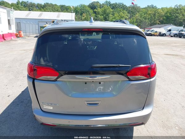 2020 CHRYSLER PACIFICA TOURING L — I119