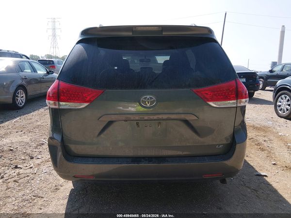 2013 TOYOTA SIENNA LE V6 8 PASSENGER