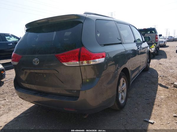 2013 TOYOTA SIENNA LE V6 8 PASSENGER