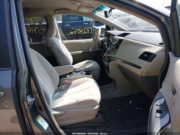 2013 TOYOTA SIENNA LE V6 8 PASSENGER
