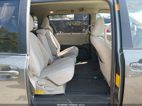 2013 TOYOTA SIENNA LE V6 8 PASSENGER
