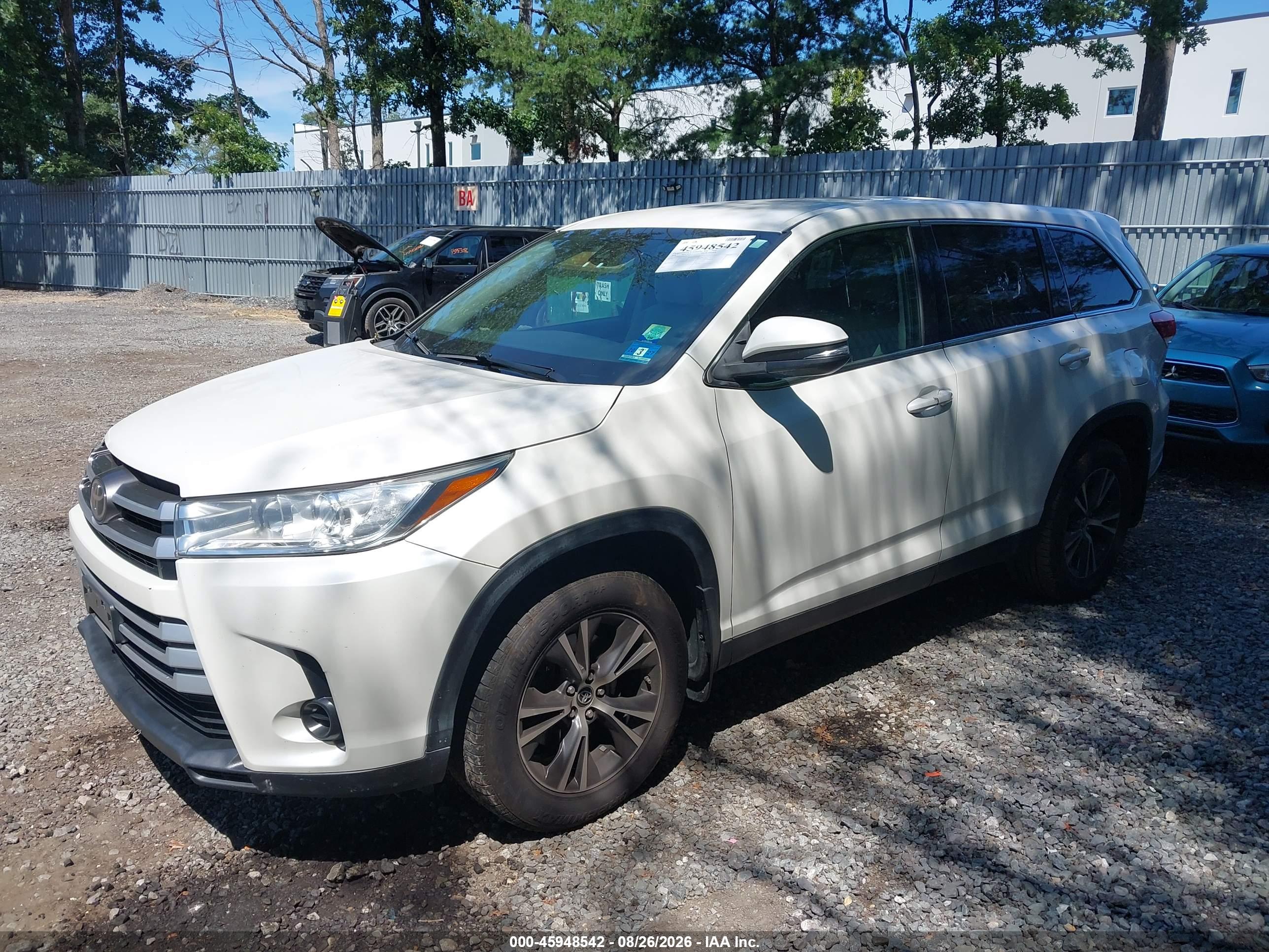 2019 TOYOTA HIGHLANDER LE — I2