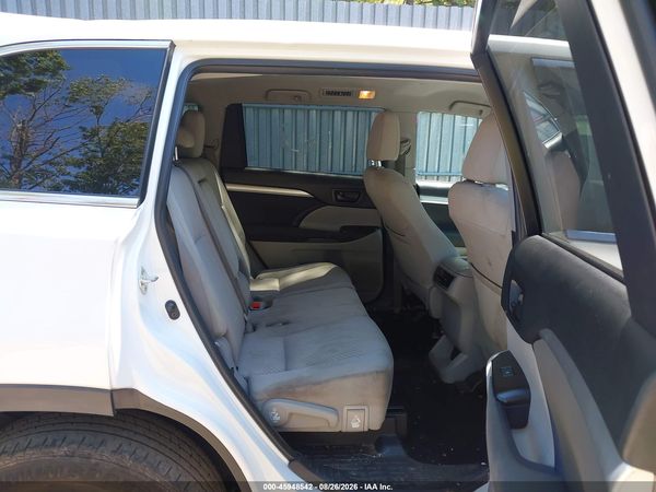 2019 TOYOTA HIGHLANDER LE — I8