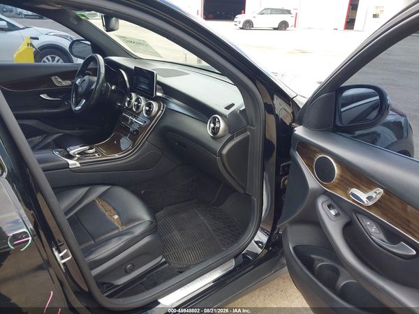 2017 MERCEDES-BENZ GLC 300