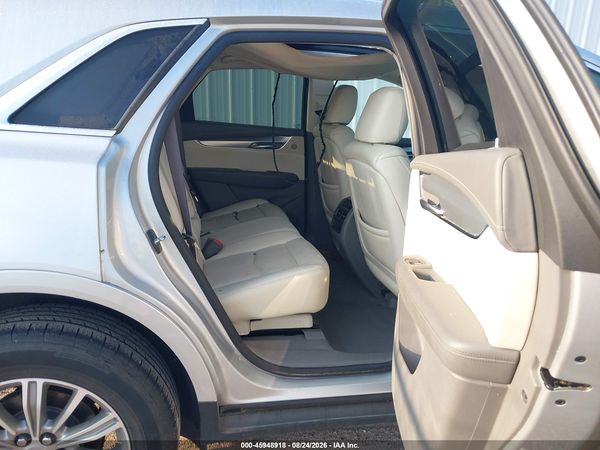 2017 CADILLAC XT5 LUXURY — I8