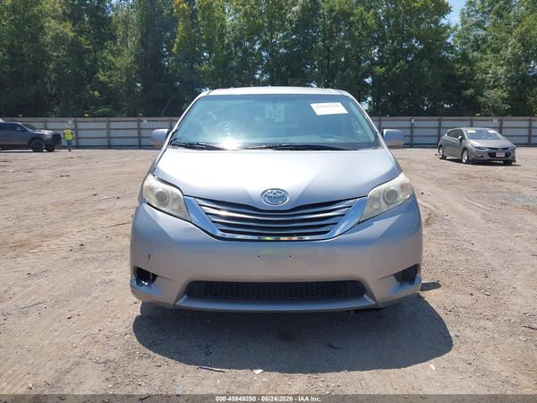 2015 TOYOTA SIENNA LE 8 PASSENGER