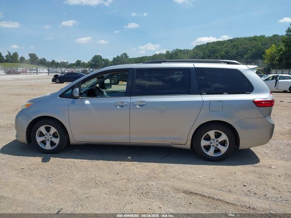 2015 TOYOTA SIENNA LE 8 PASSENGER