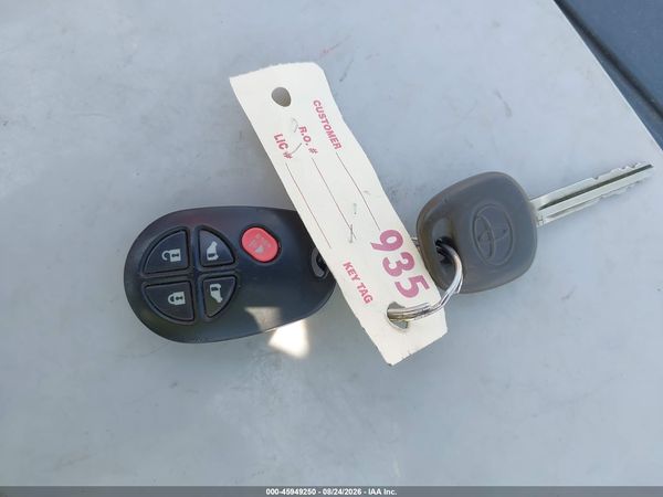 2015 TOYOTA SIENNA LE 8 PASSENGER