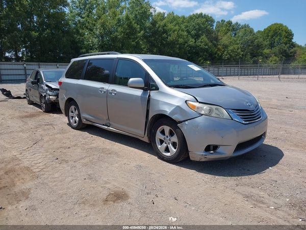 2015 TOYOTA SIENNA LE 8 PASSENGER