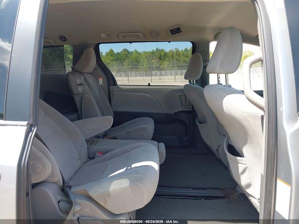 2015 TOYOTA SIENNA LE 8 PASSENGER