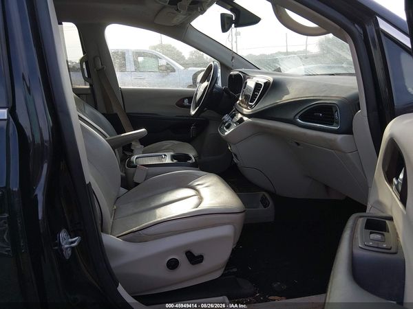 2019 CHRYSLER PACIFICA LIMITED — I5