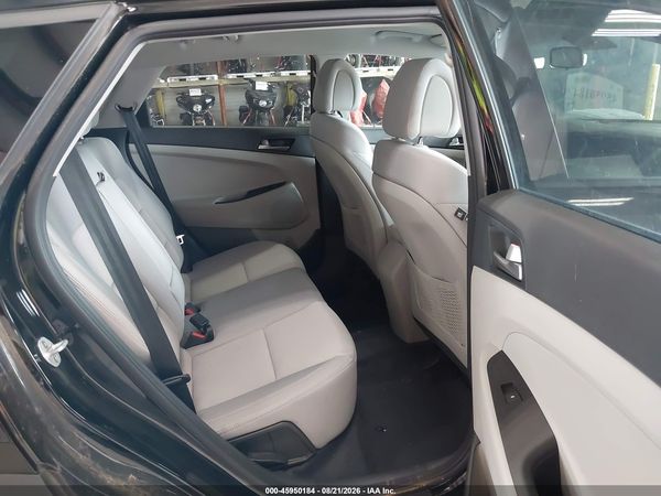 2018 HYUNDAI TUCSON SE — I8