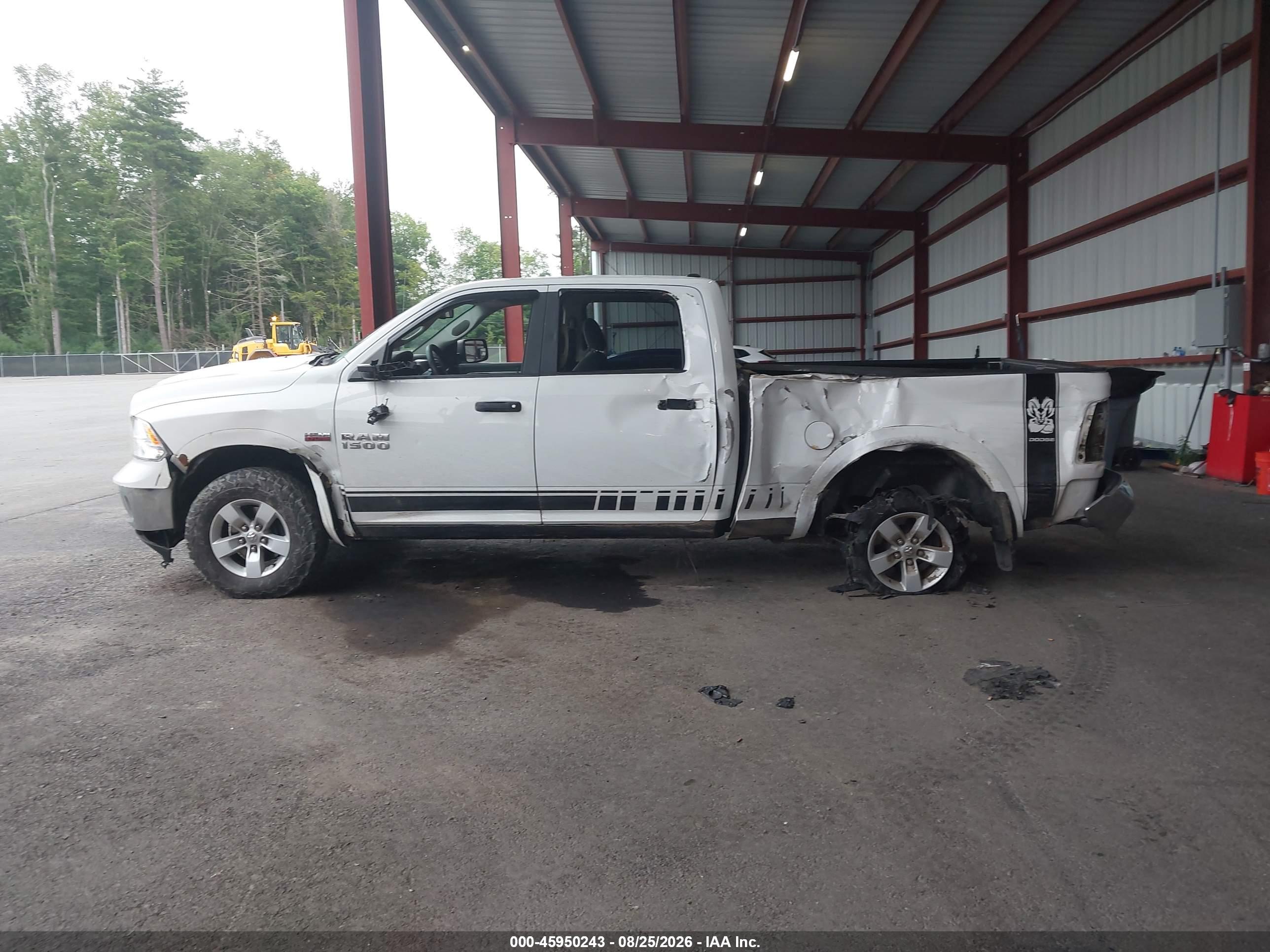 2017 RAM 1500 SLT