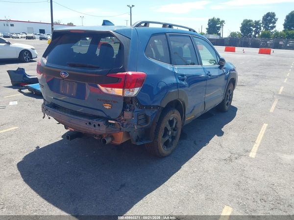2022 SUBARU FORESTER — I4