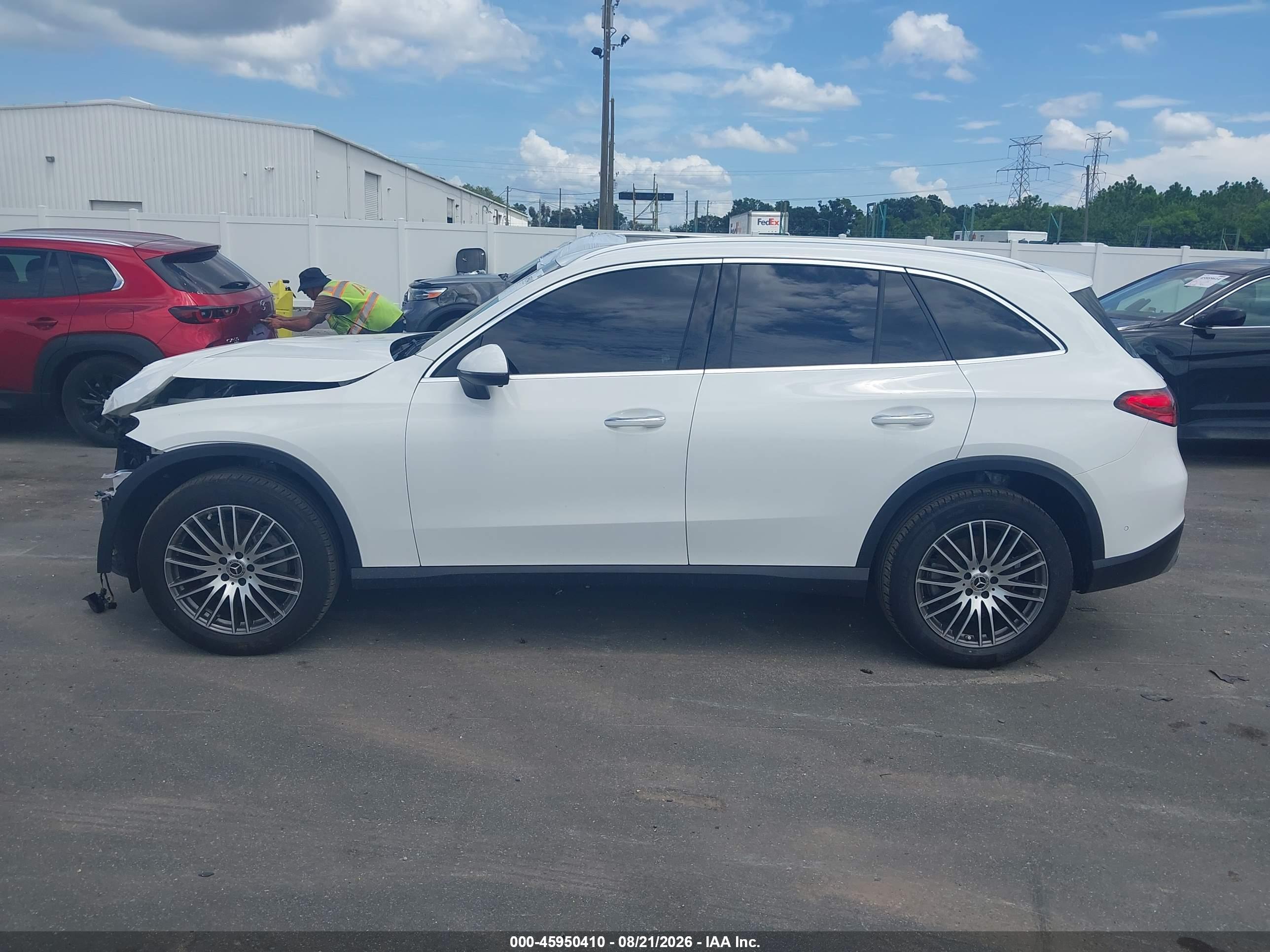 2025 MERCEDES-BENZ GLC 300 SUV