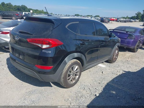 2017 HYUNDAI TUCSON SE