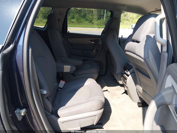 2016 CHEVROLET TRAVERSE LT — I8