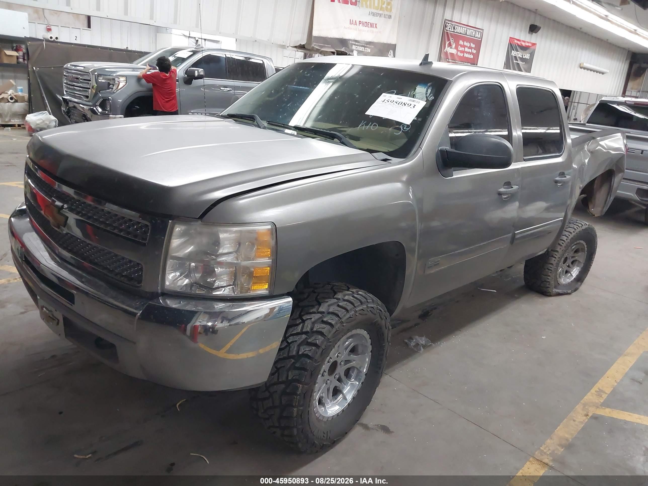 2013 CHEVROLET SILVERADO 1500 LT — I2