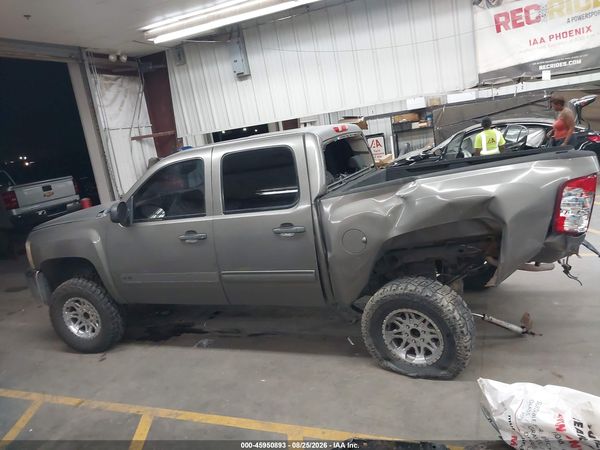 2013 CHEVROLET SILVERADO 1500 LT — I117