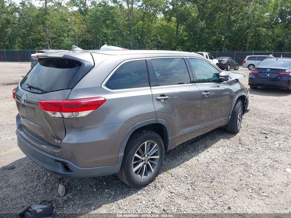 2018 TOYOTA HIGHLANDER XLE