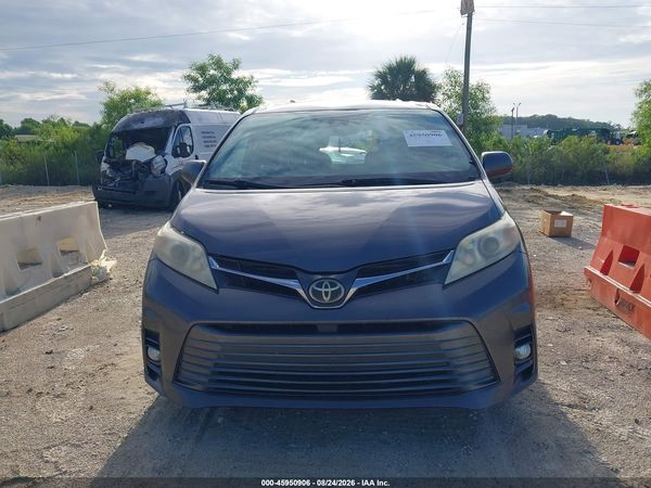 2019 TOYOTA SIENNA XLE 8 PASSENGER