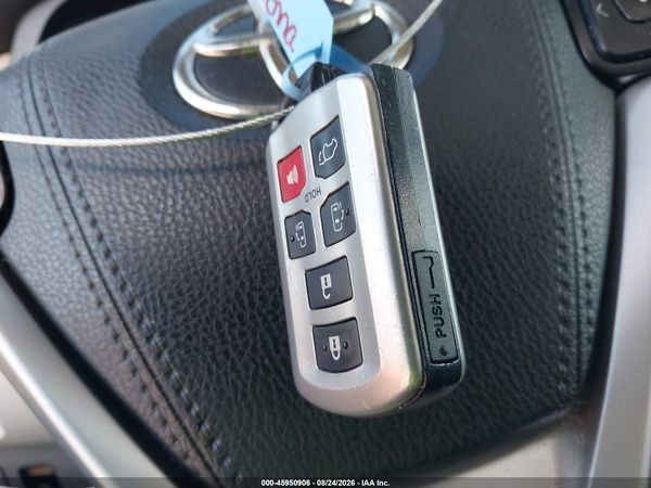 2019 TOYOTA SIENNA XLE 8 PASSENGER