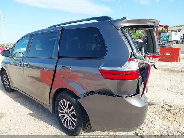 2019 TOYOTA SIENNA XLE 8 PASSENGER