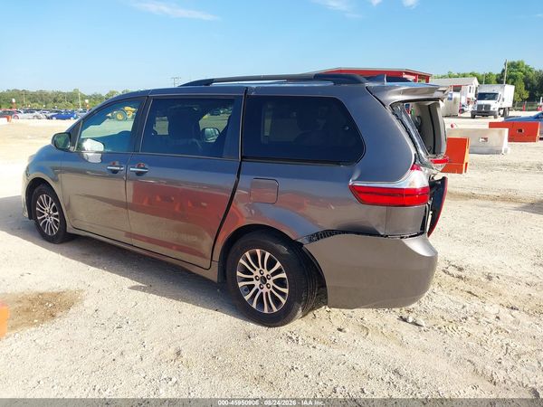 2019 TOYOTA SIENNA XLE 8 PASSENGER