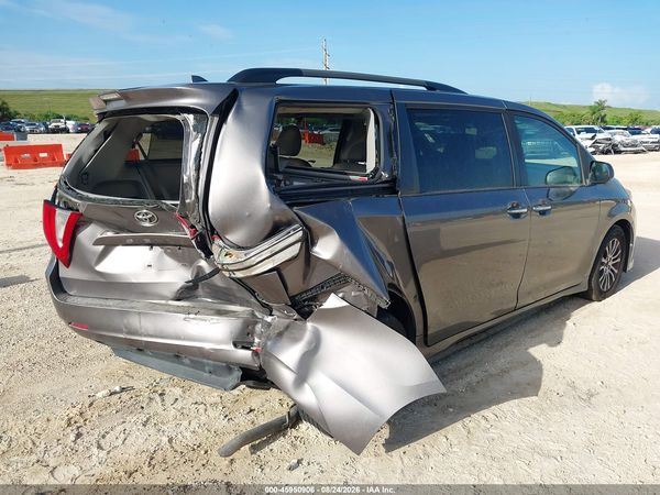 2019 TOYOTA SIENNA XLE 8 PASSENGER