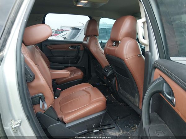 2015 CHEVROLET TRAVERSE LT — I8