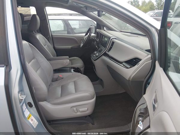 2017 TOYOTA SIENNA XLE 7 PASSENGER — I5