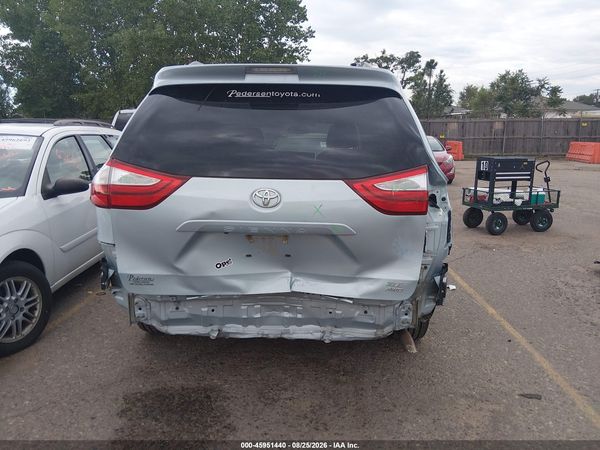 2017 TOYOTA SIENNA XLE 7 PASSENGER — I119