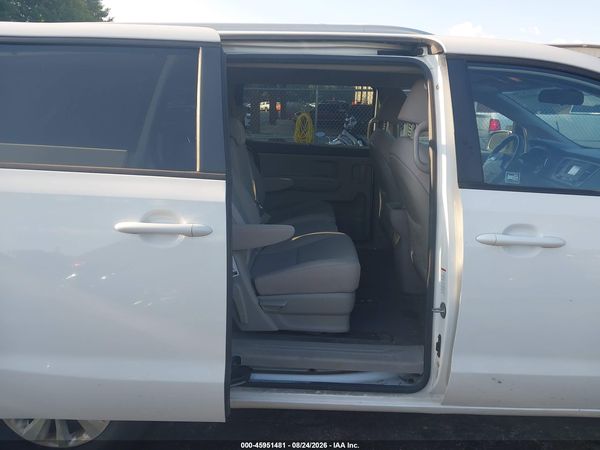 2016 KIA SEDONA LX — I8