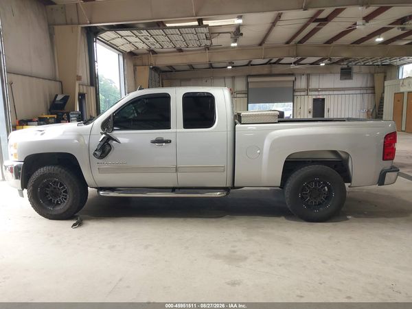 2013 CHEVROLET SILVERADO 1500 LT — I117