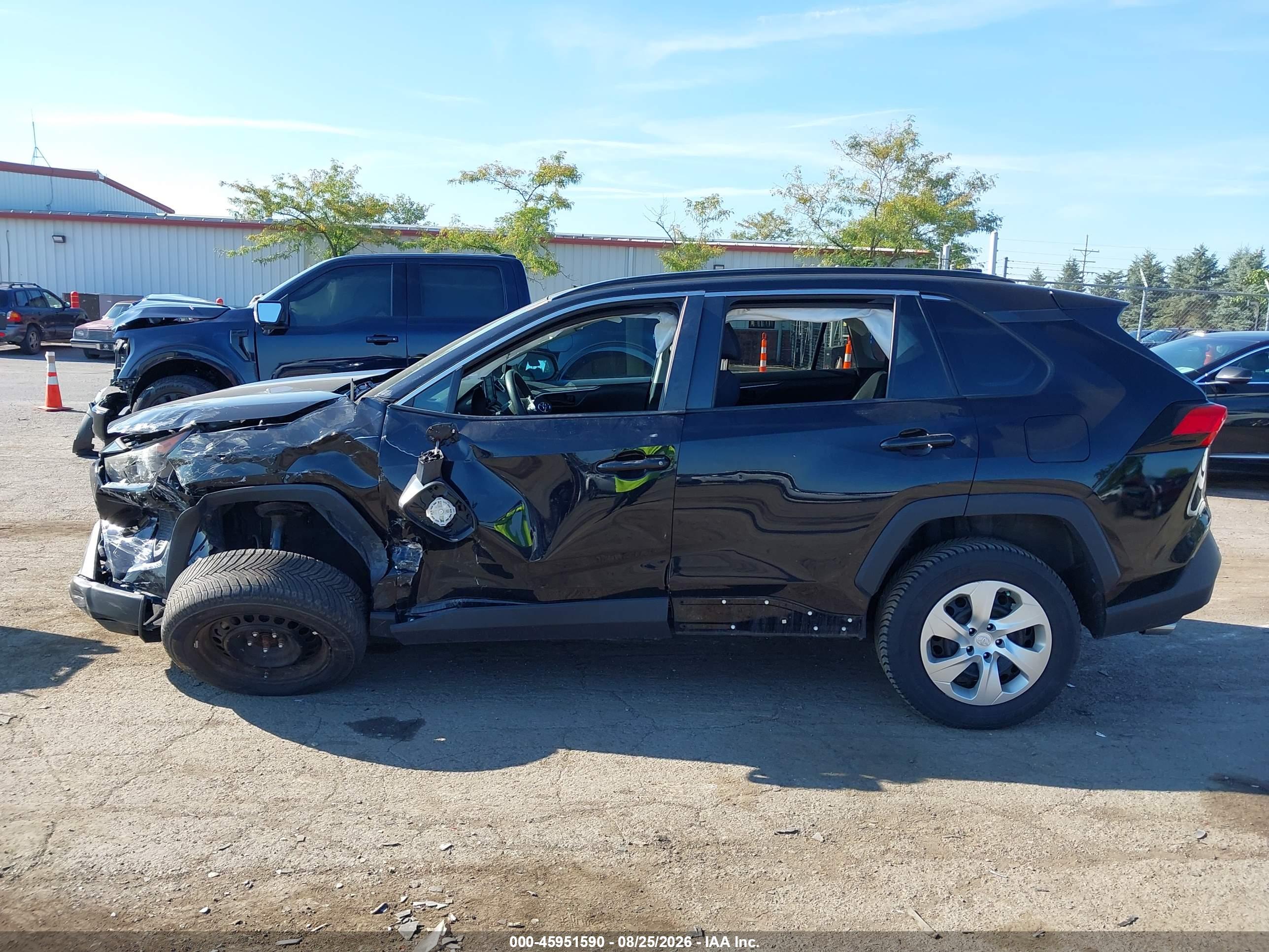 2019 TOYOTA RAV4 LE